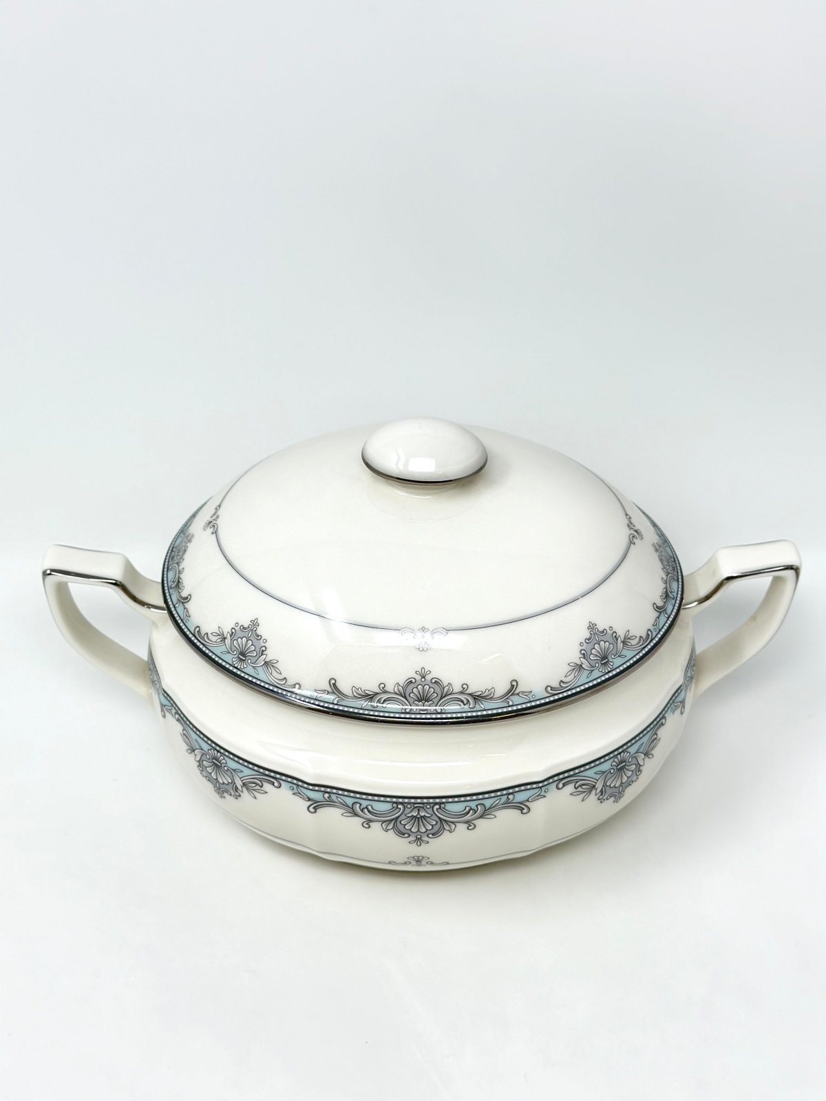 NORITAKE ADORNMENT COVERED VEGETABLE BOWL