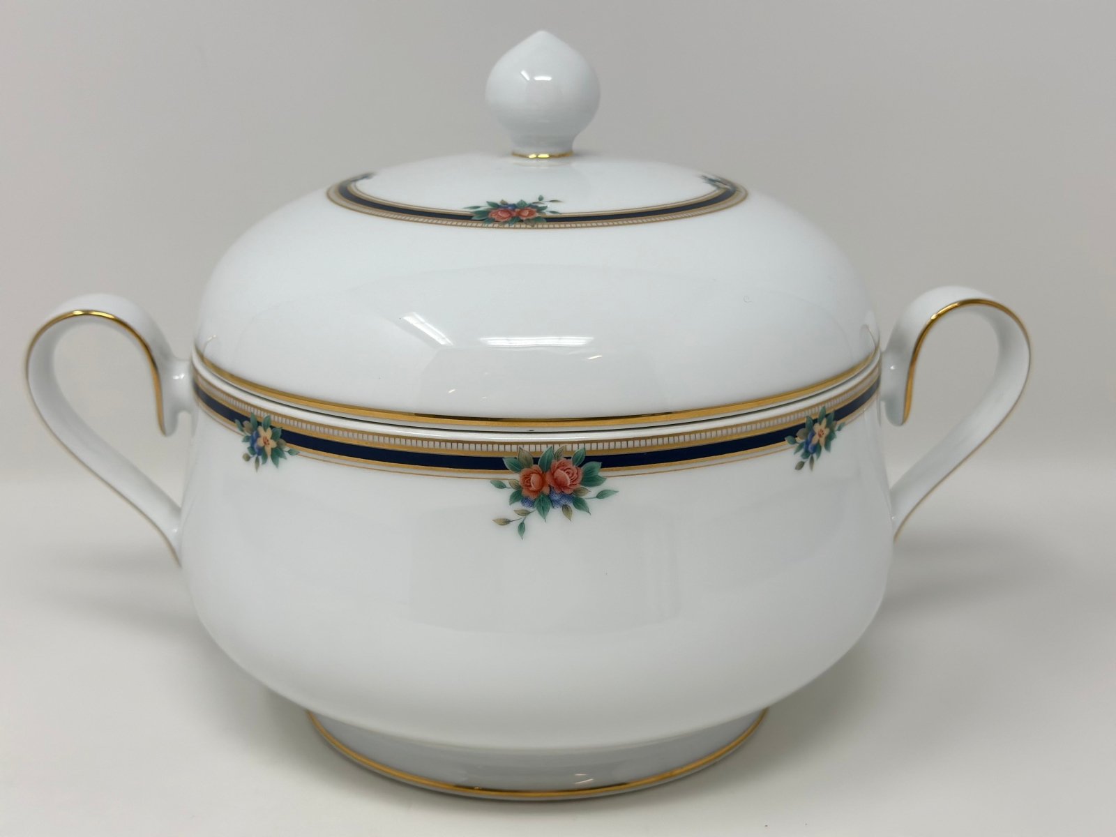 Noritake April Poem Covered Vegetable
