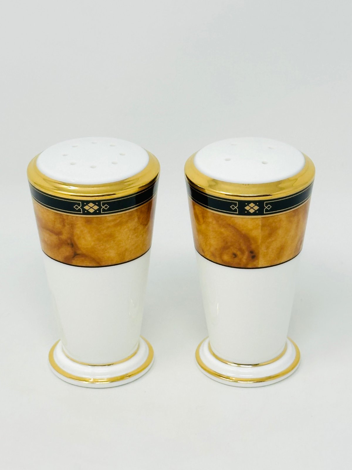 NORITAKE CABOT SALT & PEPPER SHAKER SET