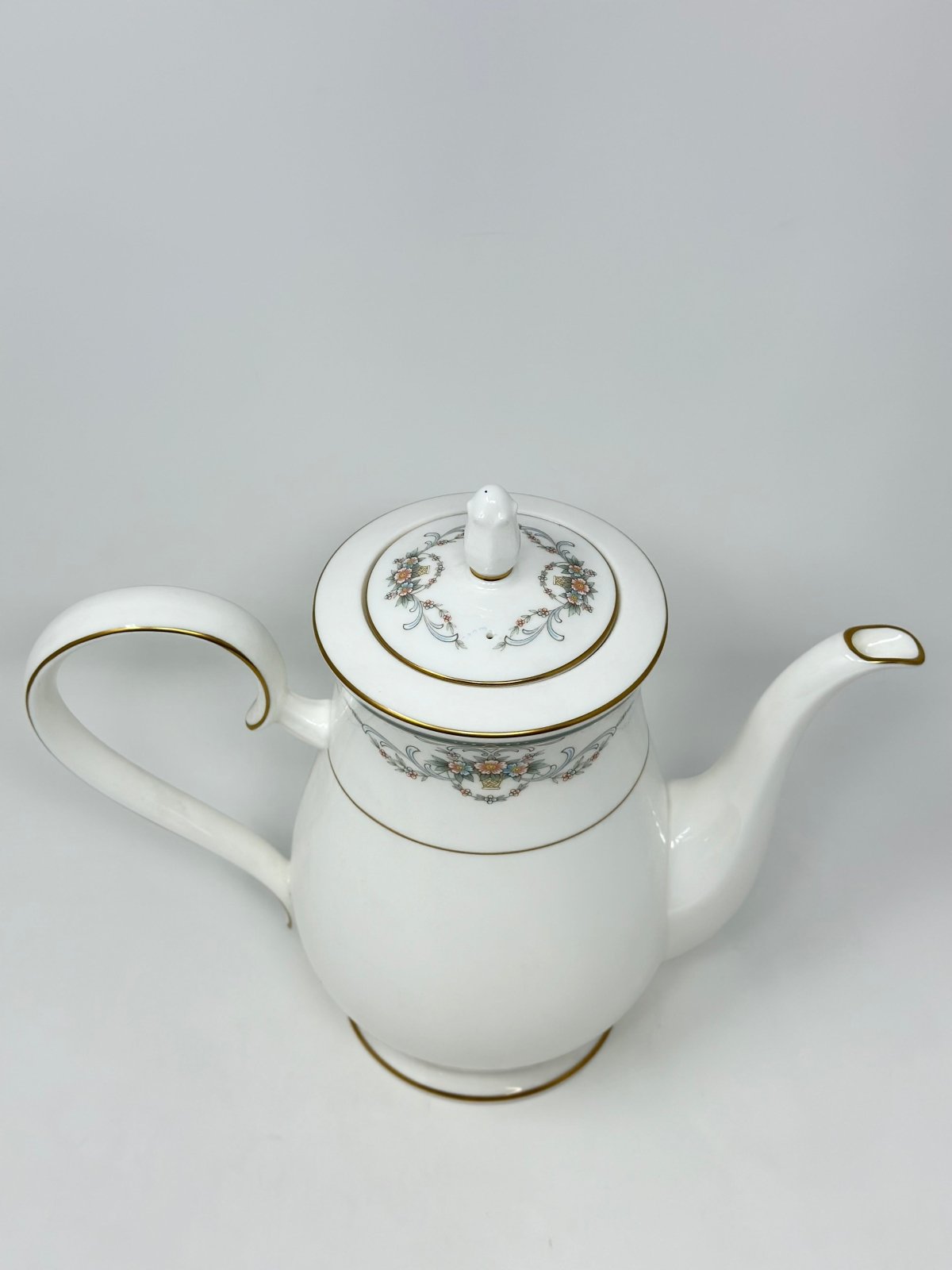 Noritake Elms Court Coffee Pot with Lid