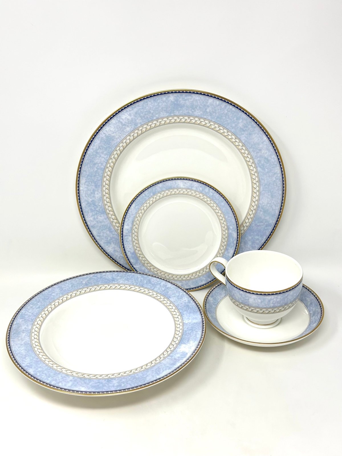 NORITAKE NEW LINEAGE 2 ALSATIA - 5 PIECE PLACE SETTING