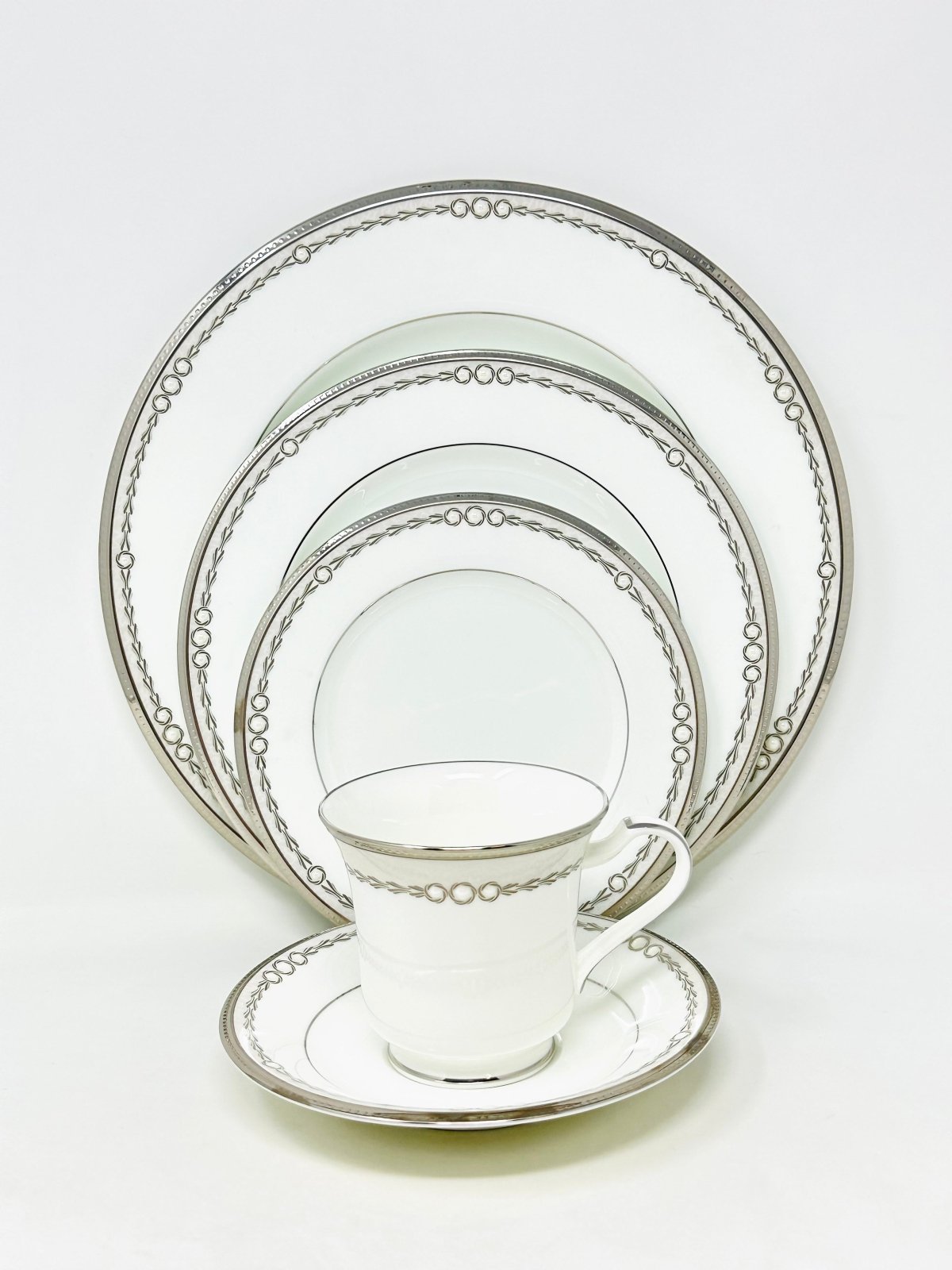 Noritake Pearl Luxe - 5 Piece Place Setting