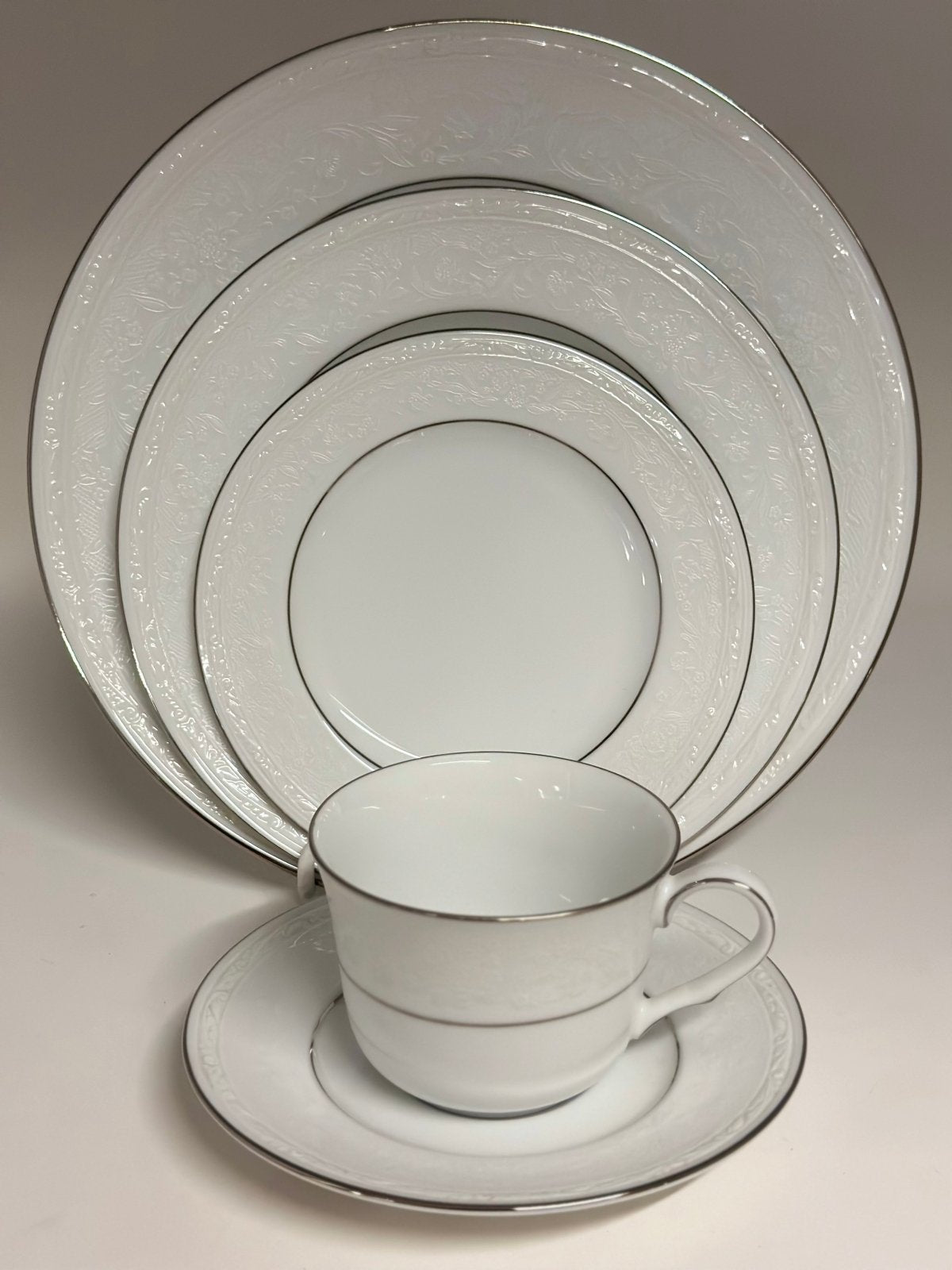 Noritake White Scapes - 5 Piece Place Setting