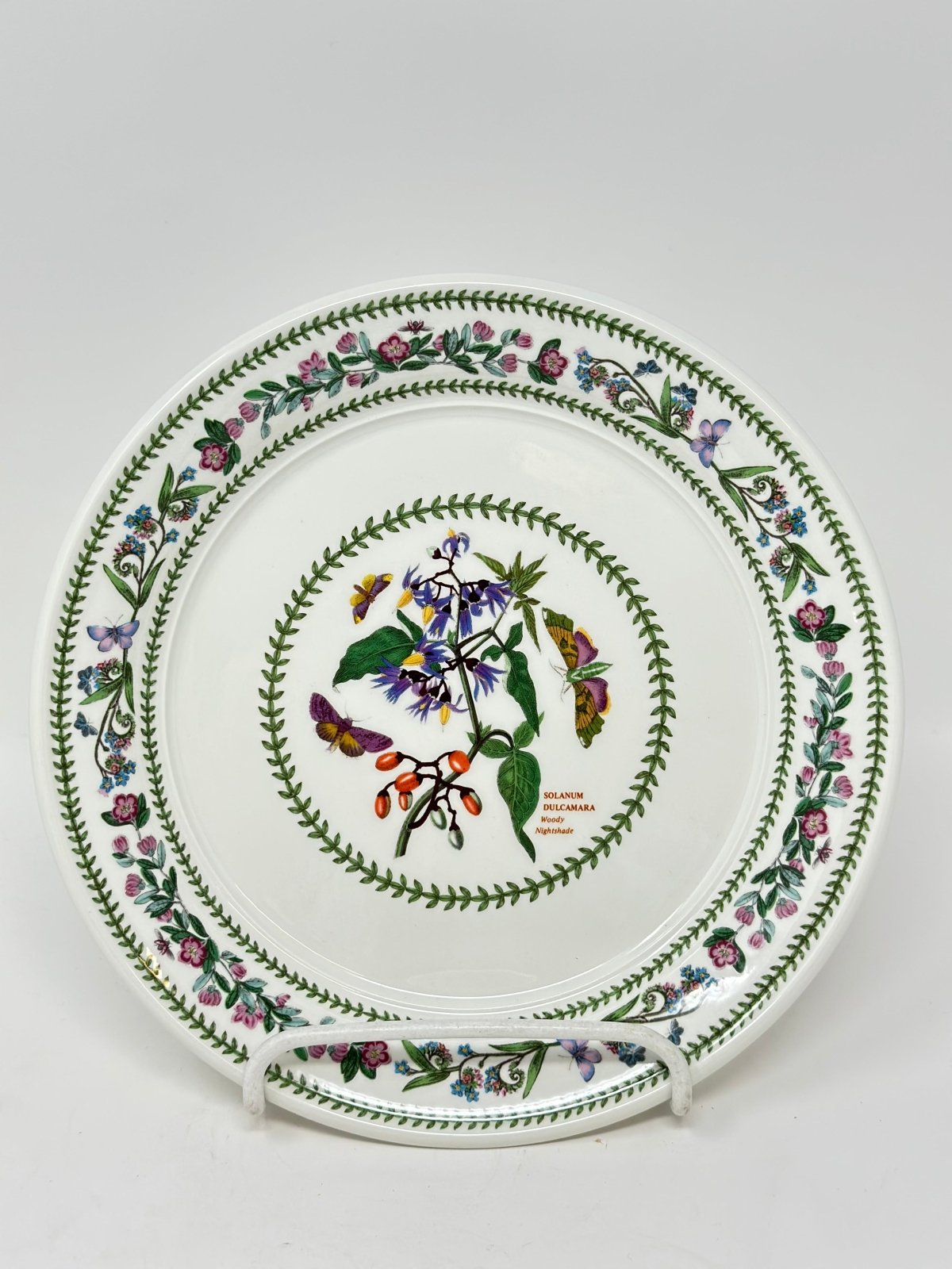 Portmeirion Variations Solanum Dulcamara (Woody Nightshade) Plate