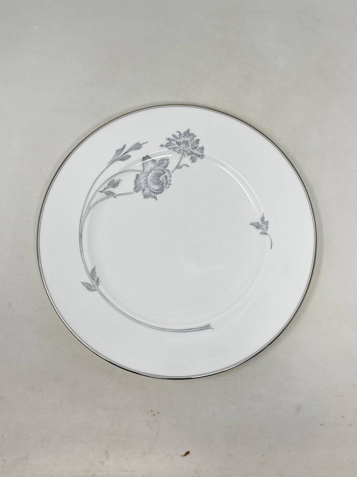 Allure Platinum Dinner Plate by Royal Doulton