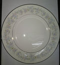 Amersham Dinner Plate by Royal Doulton