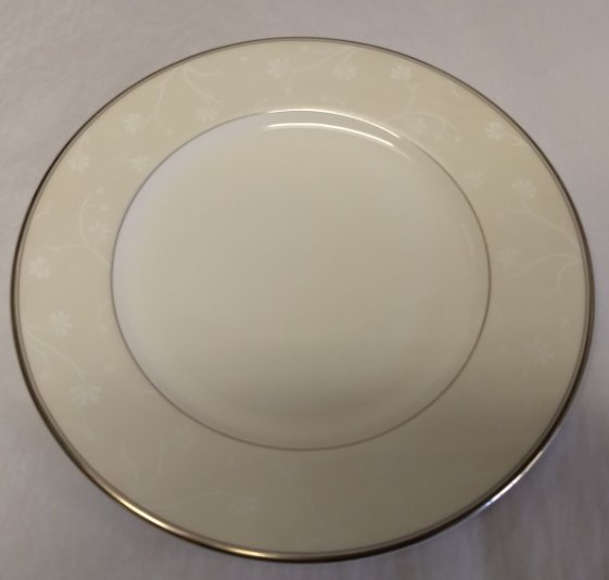 Anthea Accent Plate by Royal Doulton