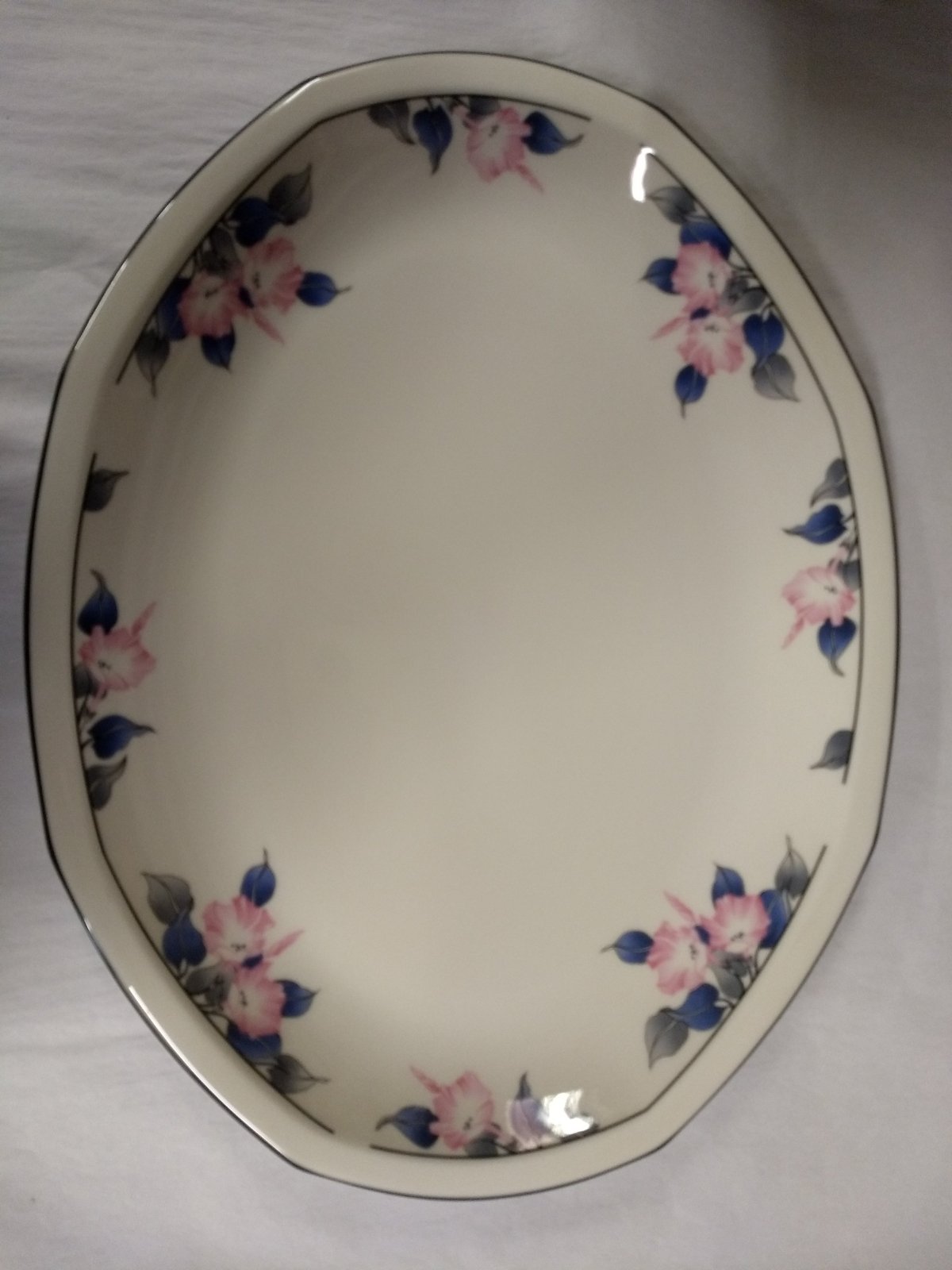 Bloomsbury Oval Serving Platter by Royal Doulton