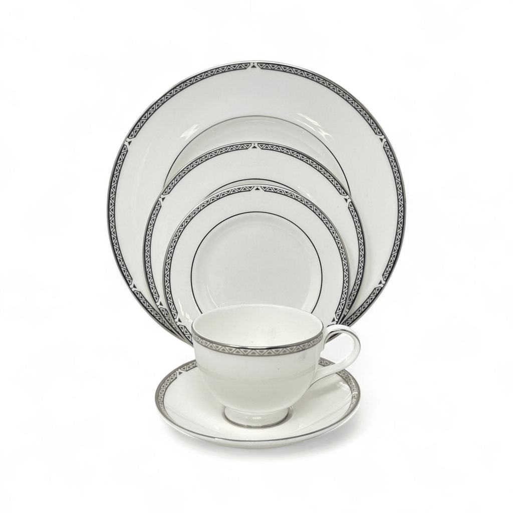 Royal Doulton Dryden - 5 Piece Place Setting