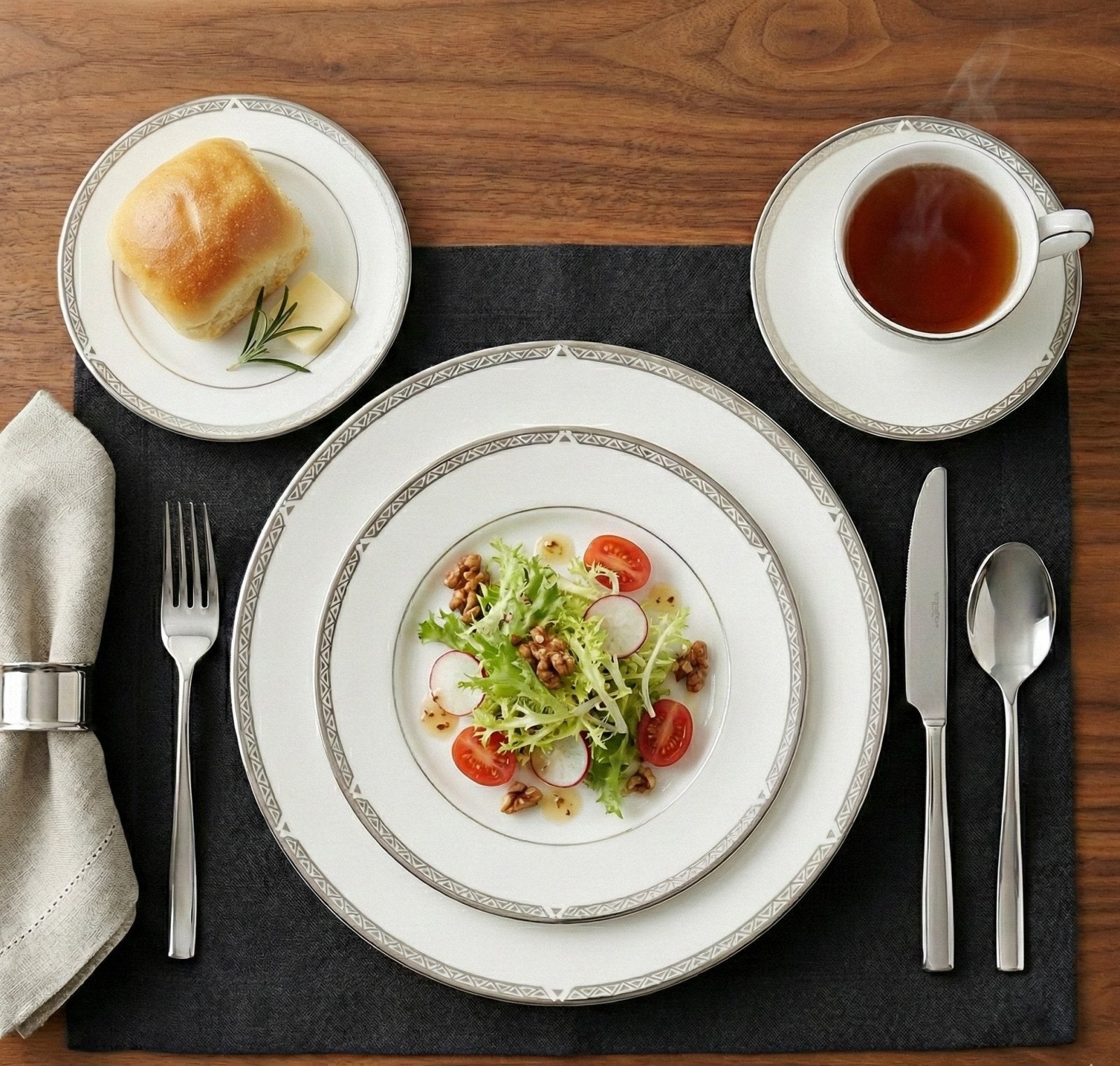 Royal Doulton Dryden - 5 Piece Place Setting