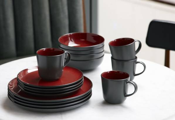 Royal Doulton Gordon Ramsay Bread Street Red - 16 Piece Set