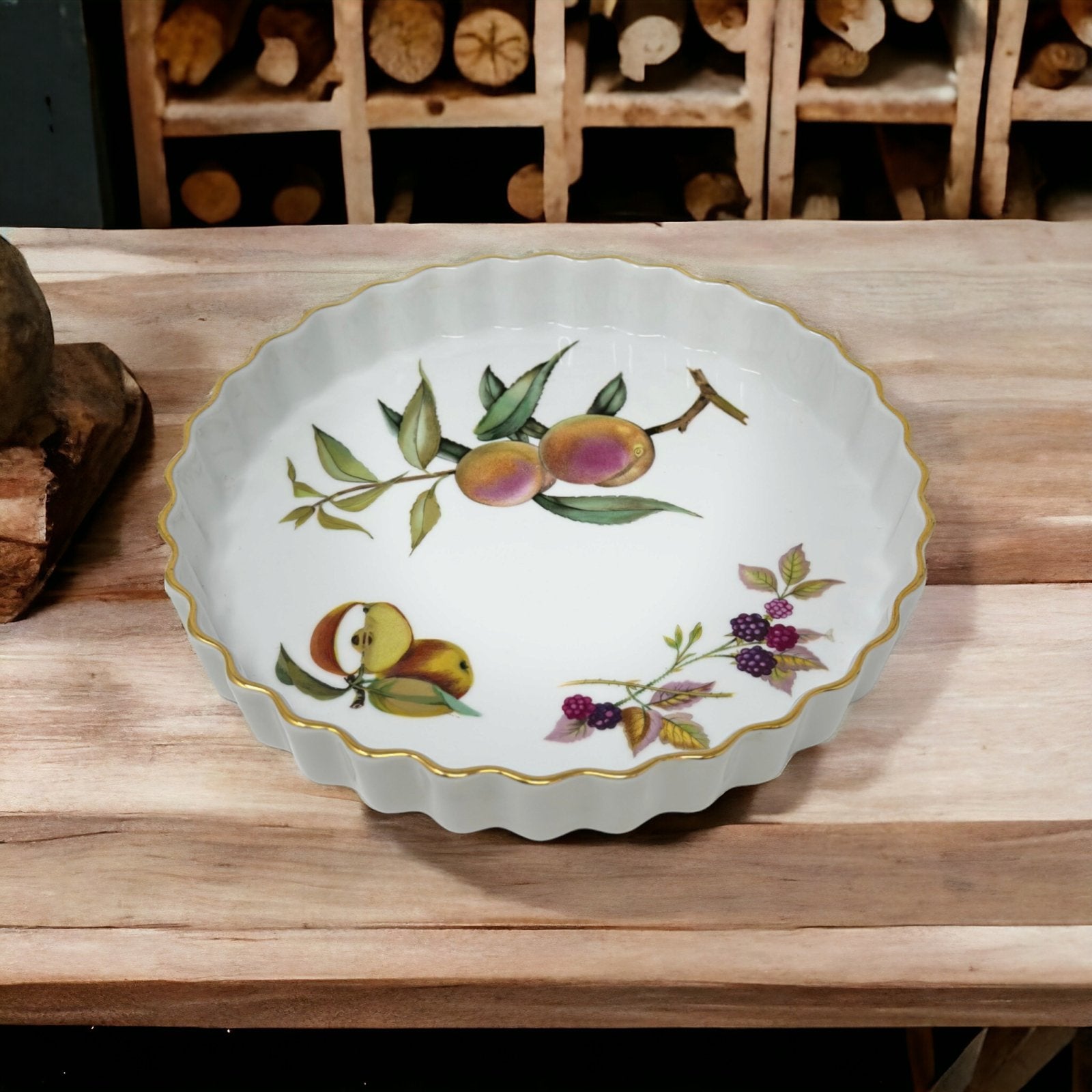 Royal Worcester Evesham Gold 10" (26cm) Fluted Pie Plate