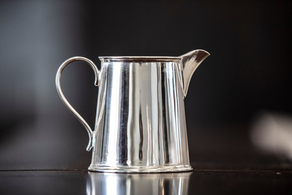 Hôtel Silver Vintage Pitcher