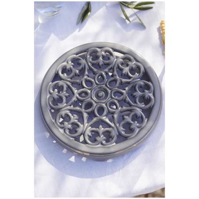 Staub Cast Iron 23cm Round Lily Trivet - Graphite Grey