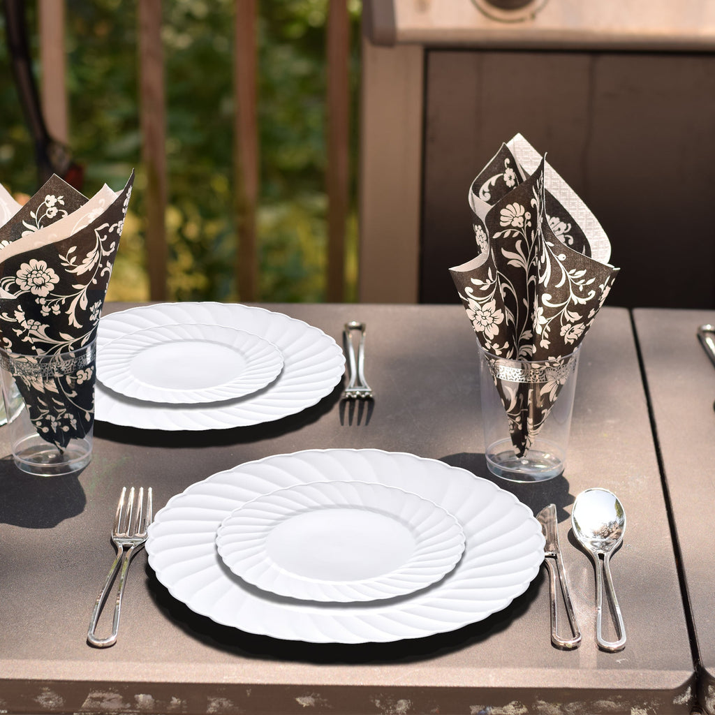 White Flair Plastic Dinner Plates (10.25")