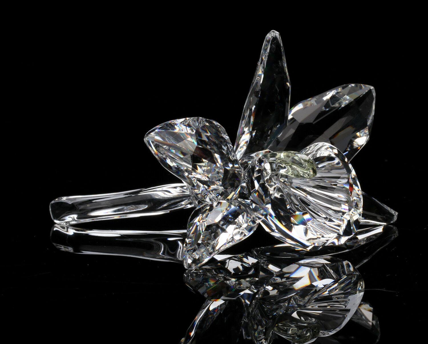 SWAROVSKI ORCHID – YELLOW LIGHT CENTRE