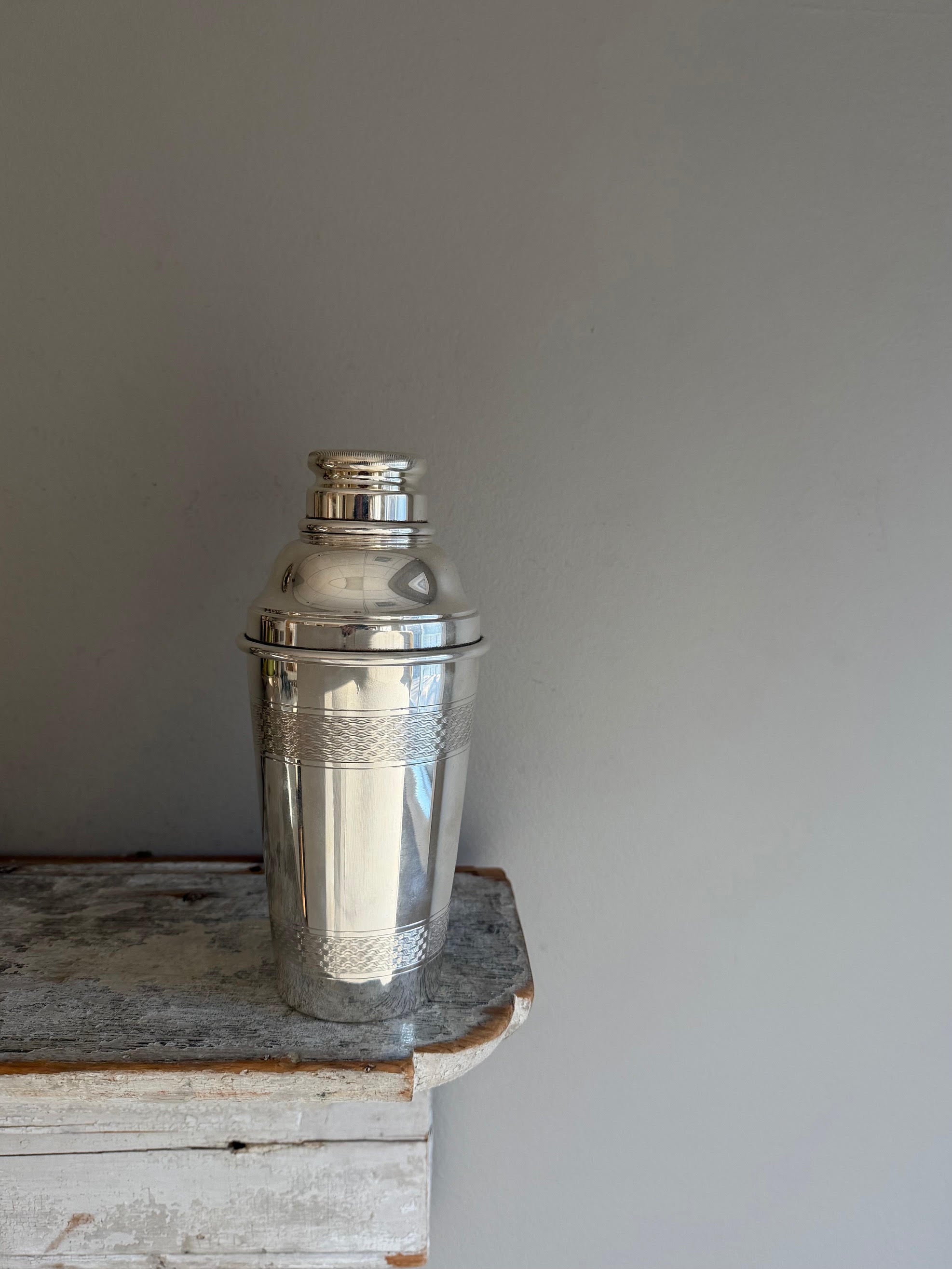 Hotel Silver Vintage Cocktail Shaker with ET Banding