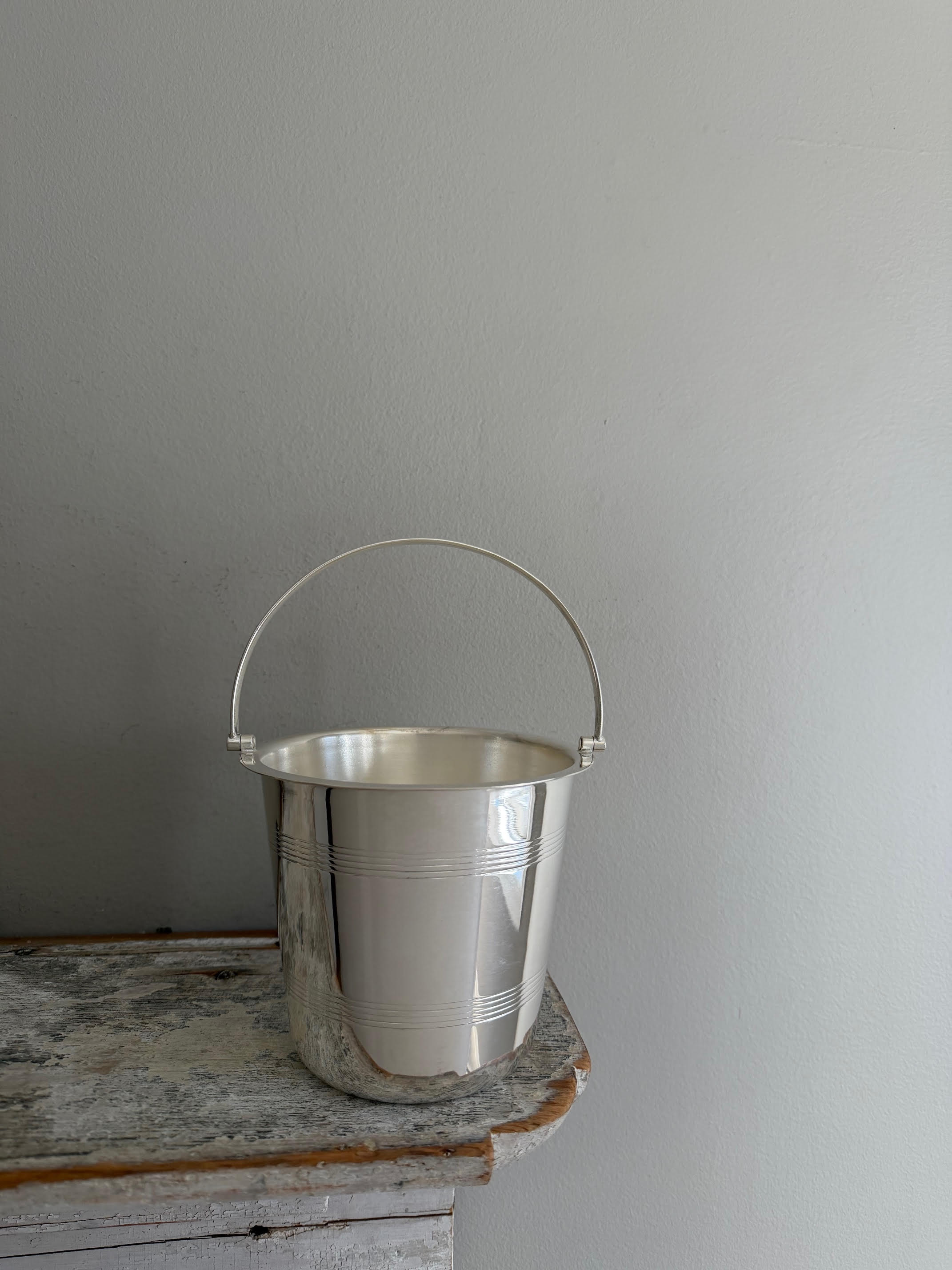 Hotel Silver Vintage Ice Bucket with Banding